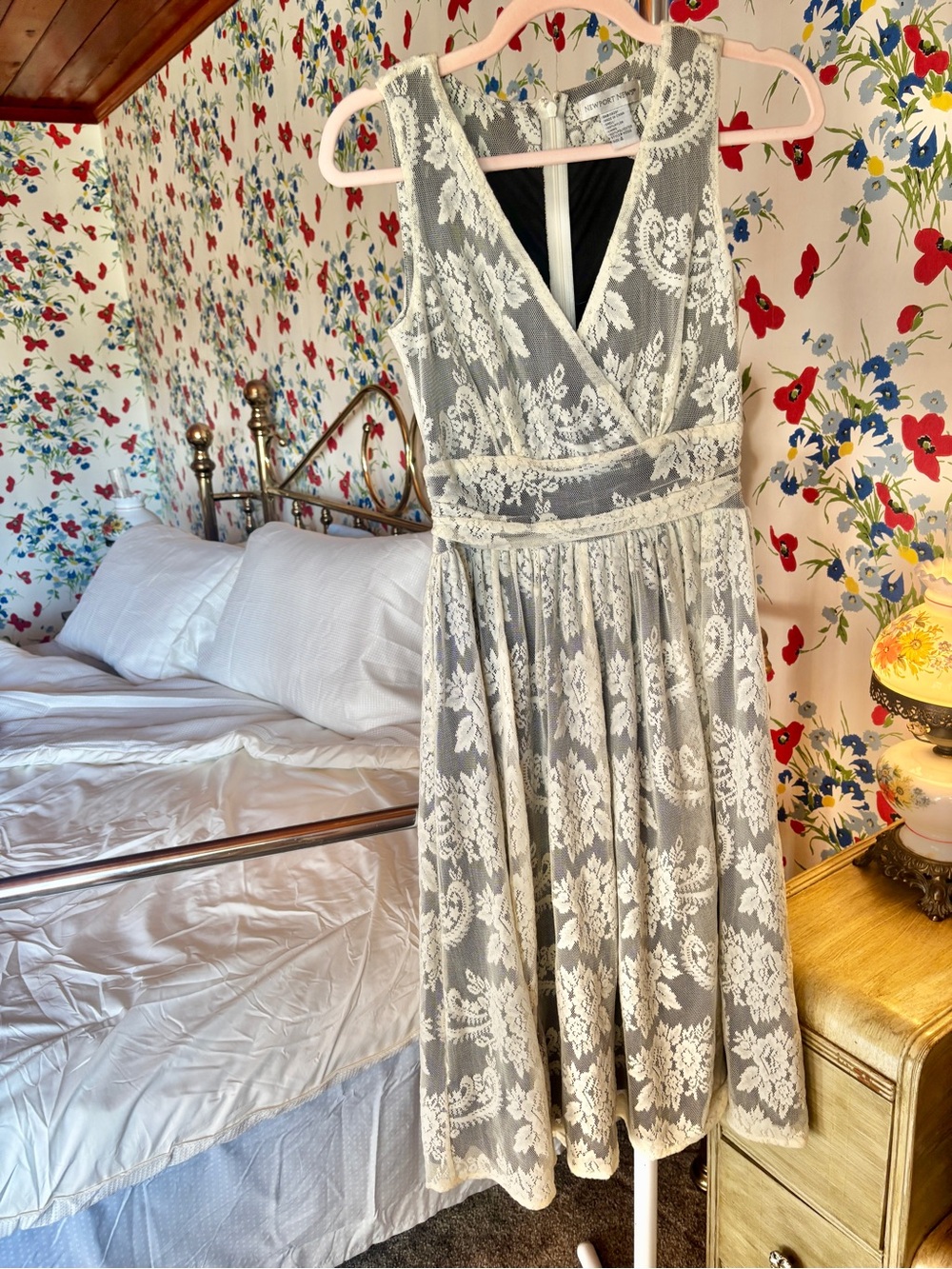vintage newport news cream lace dress size 4 | black contrast romantic midi